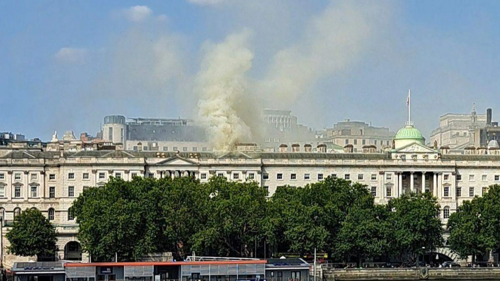 Incendio en edificio histórico de Londres